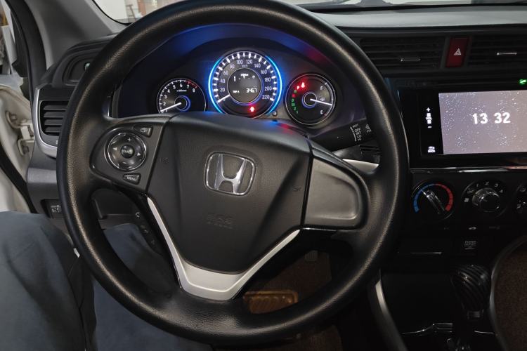 Used Honda Crider 2015 1.8L automatic luxury edition
