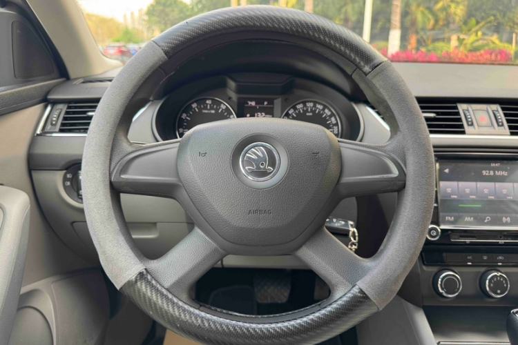 Used Skoda Octavia 2015 1.6L Automatic Yijie Edition
