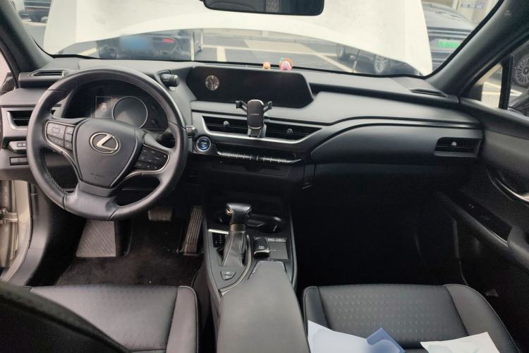 Used Lexus UX 2020 260h Explore & Adventure Edition Center Console