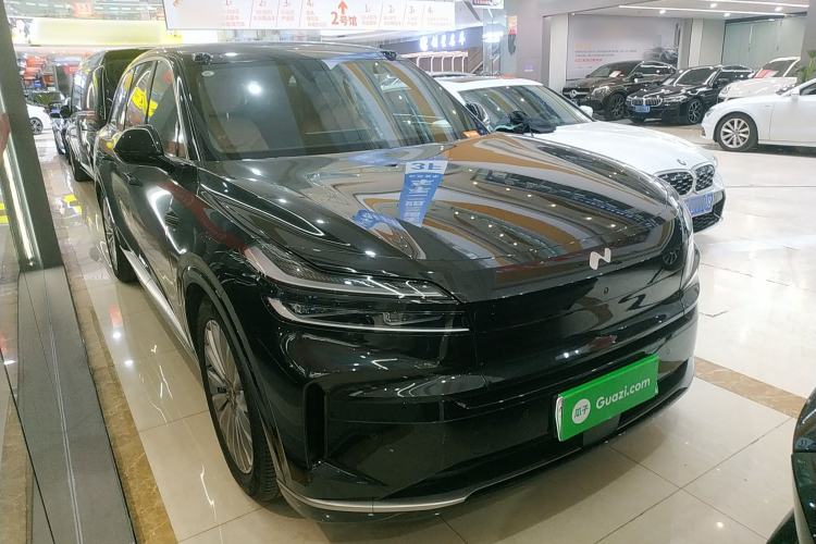 Used ONVO Luxeed L90 2025 Model—Max Six-Seater Version Front Right 45 Deg