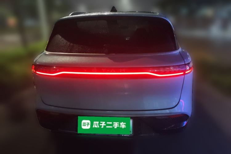 Used VOYAH FREE 2023 Four-Wheel Drive Extended-Range Model with Ultra-Long Range Rear