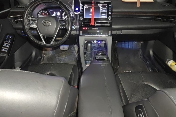 Used Toyota Avalon 2019 2.0L Luxury Edition China VI Standard Center Console
