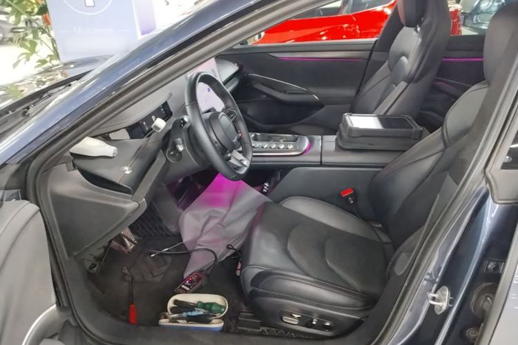 Used Xiaomi Auto SU7 2024 Four-Wheel Drive Ultra-Long Range Advanced Intelligent Driving Max Edition
