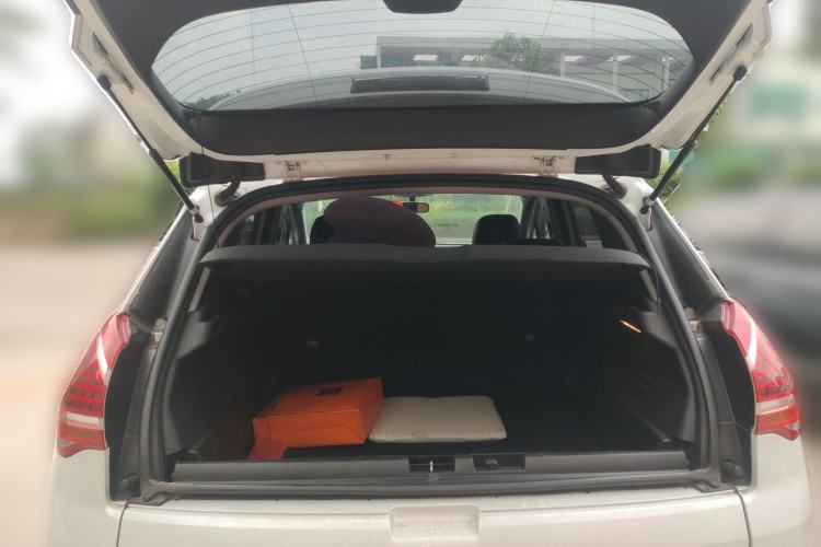 Used Peugeot 3008 2015 2.0L Automatic Classic Edition
