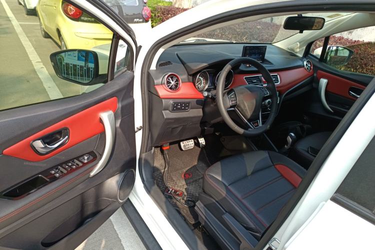 Used Haval H1 2015 1.5L AMT Luxury Model
