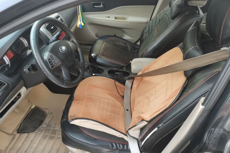 Used Bestune B50 2012 1.6L manual fashion version
