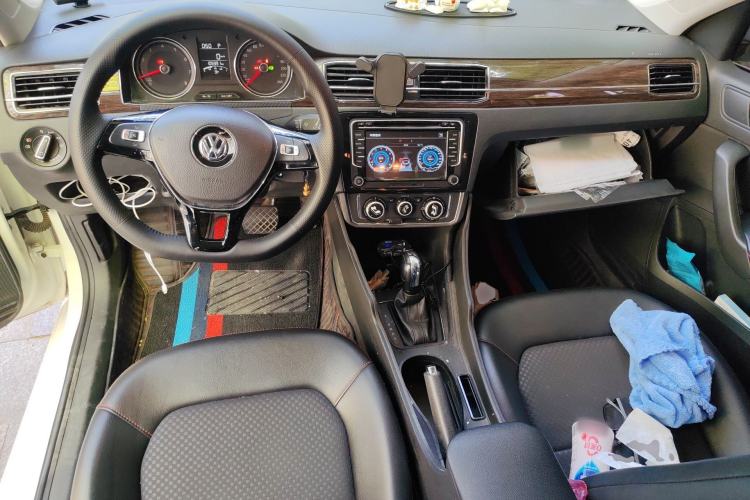 Used Volkswagen Santana 2017 Haval H9 1.6L Automatic Comfort Edition
