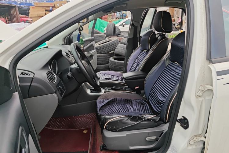 Used Ford Focus 2013 Hatchback Classic 1.8L Manual Base Model Left Front Seat