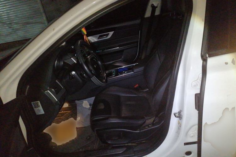 Used Jaguar XF 2016 XF 2.0T Two-Wheel-Drive Luxury Edition
