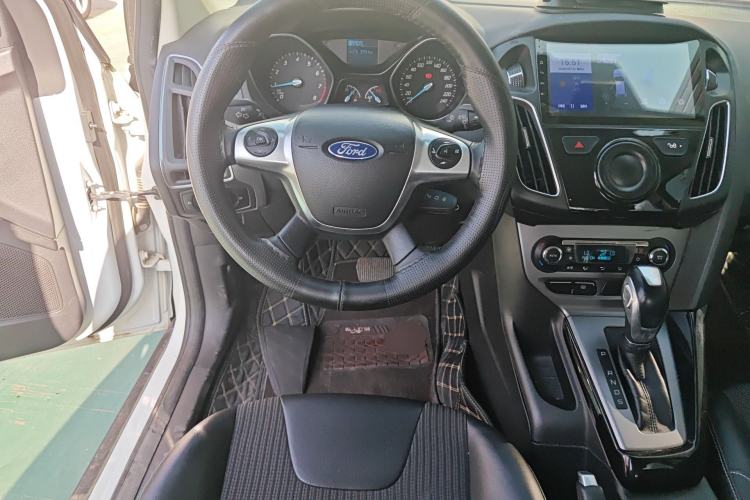 Used Ford Focus 2012 Sedan 1.6L Automatic Fashion Edition Steering Wheel
