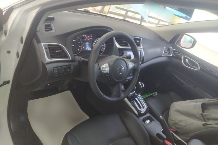 Used Nissan Sylphy 2018 1.6XV CVT Deluxe Edition Center Console