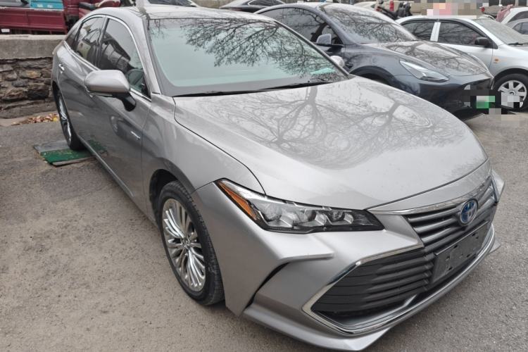 Used Toyota Avalon 2019 Dual-Engine 2.5L XLE Prestige Version China VI Standard
