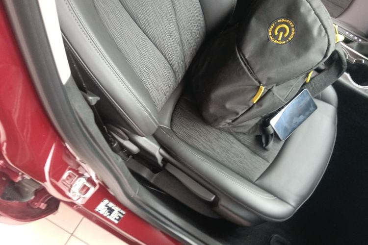 Used Buick Verano 2018 Sedan 20T Dual-Clutch Leading Model Right Front Seat