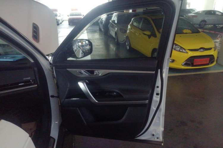 Used Changan CS95 2019 2.0T Two-Wheel-Drive Luxury Version