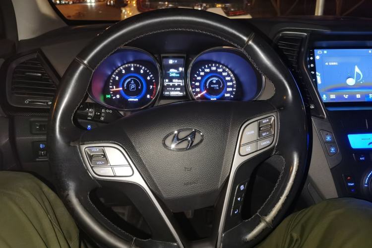 Used Hyundai Santa Fe Classic 2013 Facelift 3.0L 4x4 Comfort Edition Euro IV Steering Wheel