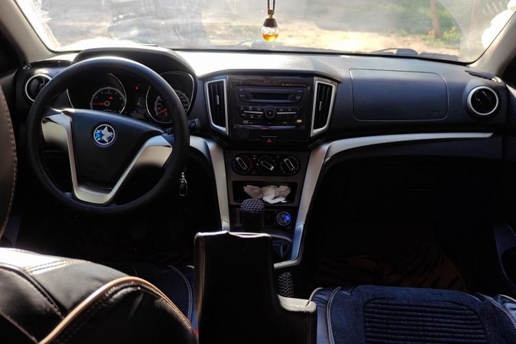 Used Venucia T70 2016 1.6L Manual Ruixing Edition Center Console