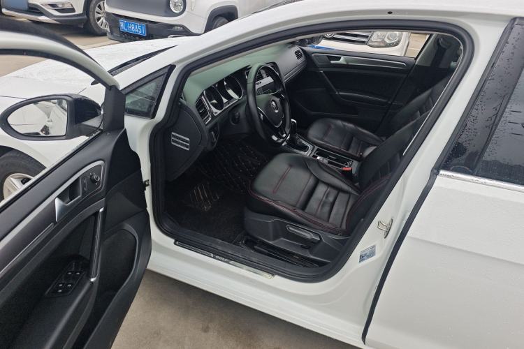 Used Volkswagen Golf 2016 1.6L Automatic Comfort Model
