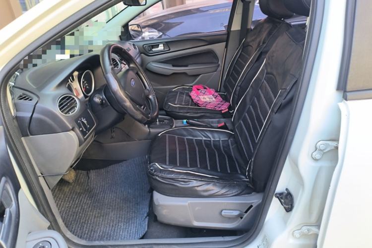 Used Ford Focus 2013 Hatchback Classic 1.8L Automatic Base Model