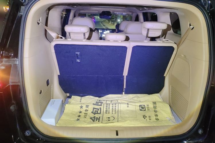 Used VOYAH Dream 2025 EV Four-Wheel Drive Prestige Qiankun Edition Trunk