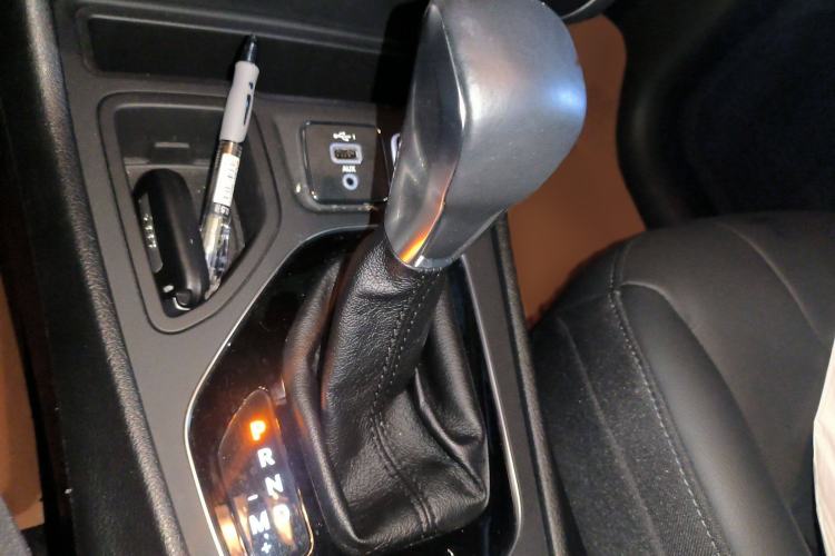 Used Jeep Cherokee 2019 2.0T Two-Wheel Drive Smart Enjoyment Version China V