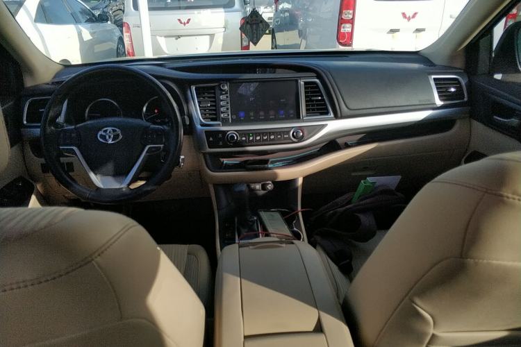 Used Toyota Highlander 2018 2.0T Two-Wheel Drive Elite Edition 5 Seats Emission Standard China V
