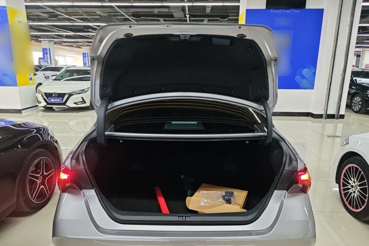 Used Toyota Avalon 2024 Dual-Motor 2.0L Luxury Edition
