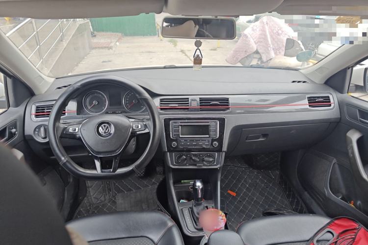 Used Volkswagen Santana 2017 Haval H9 1.6L Automatic Comfort Edition
