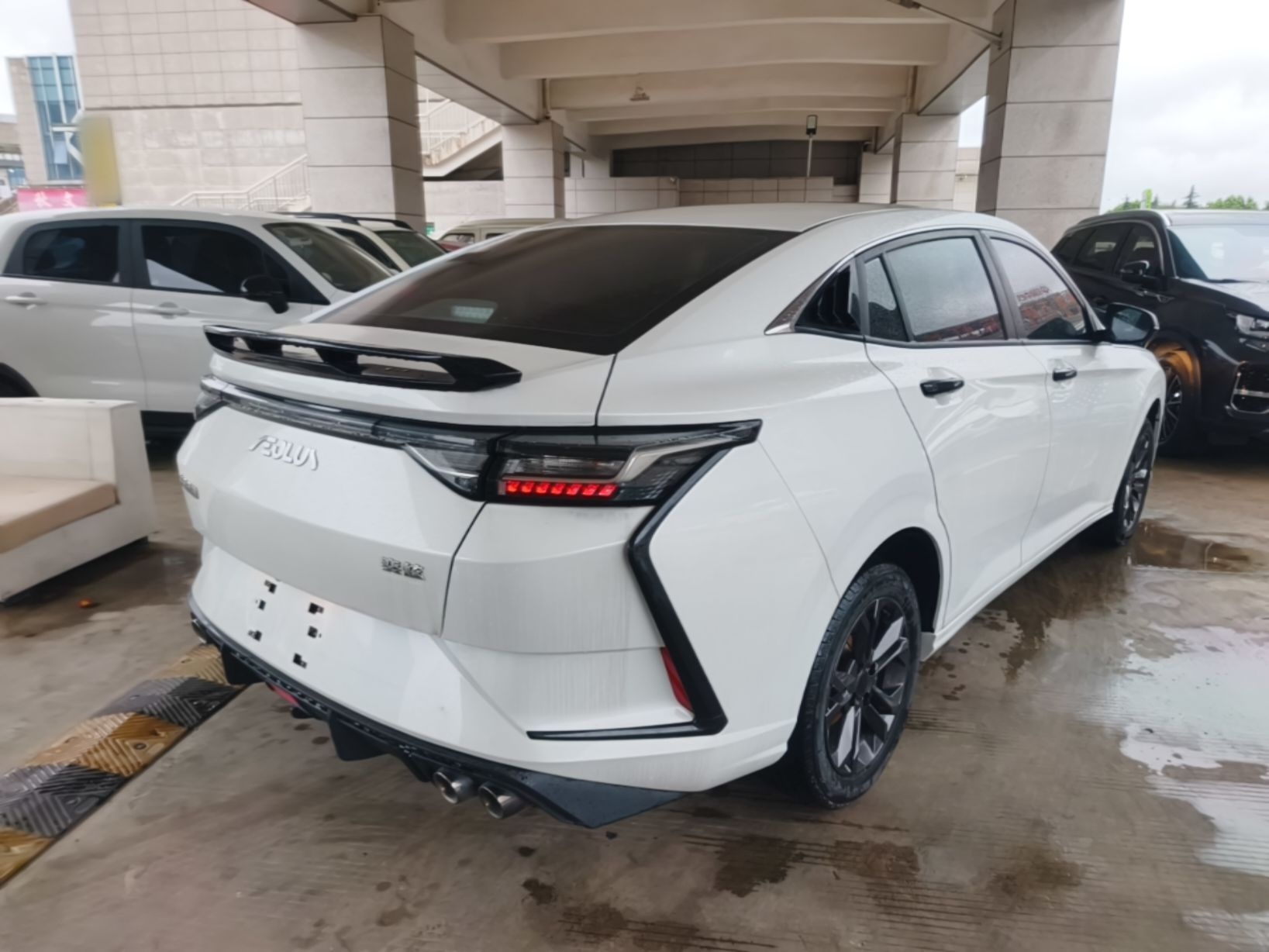 Dongfeng Aeolus Yixuan 2023 1.5L Automatic Glory Edition — снимка 6