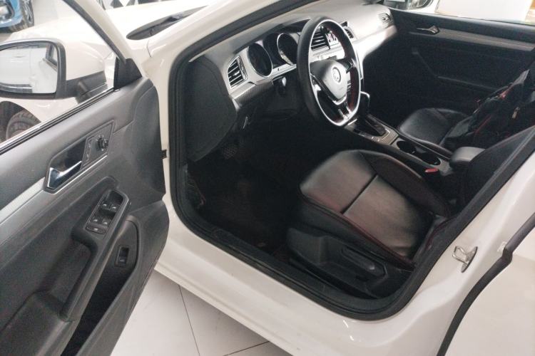 Used Volkswagen Lamando 2018 230TSI DSG Fashion Edition
