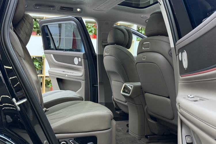 Used Hima AITO M9 2025 Extended-Range Ultra Version 52 kWh 6-Seater Interior 8