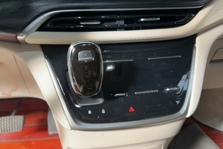 Used Buick GL8 2020 Avenir Avia Six-Seat Deluxe Edition
