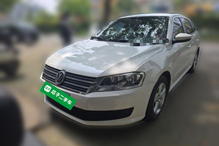 Used Volkswagen Gran Lavida 2013 1.6L Automatic Fashion Model