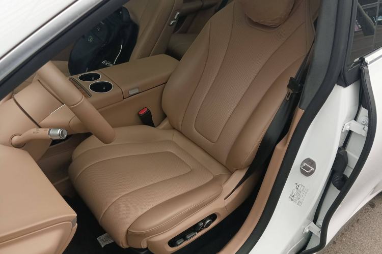 Used Hima Luxeed R7 2024 All-Electric 736 km Ultra Left Front Seat