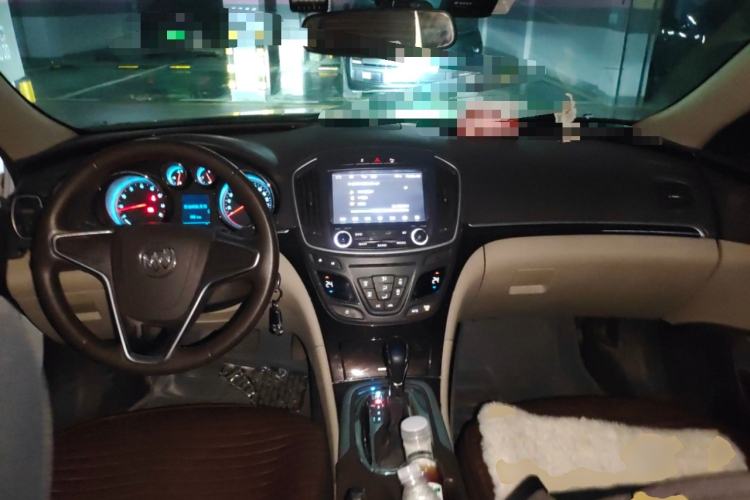 Used Buick Regal 2014 2.0L Leading Fashion Edition Center Console