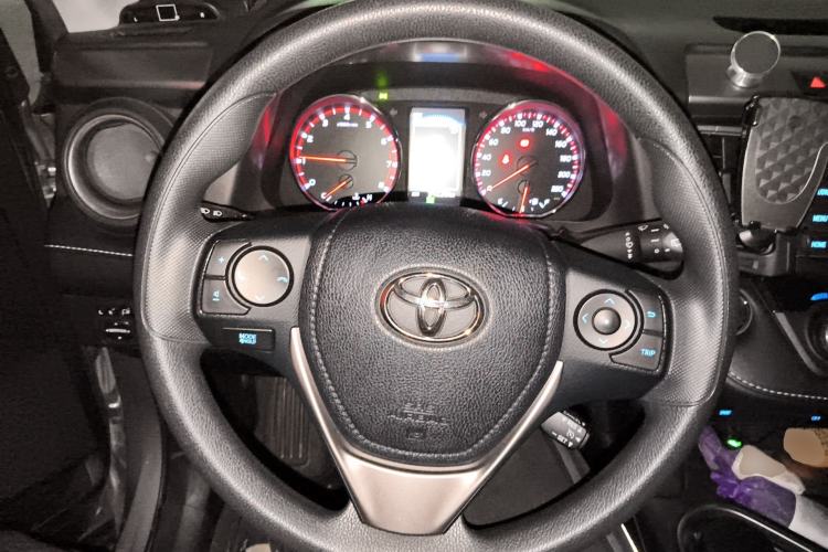 Used Toyota RAV4 2019 2.0L CVT Two-Wheel Drive Fashion X Limited Edition China VI Standard Steering Wheel