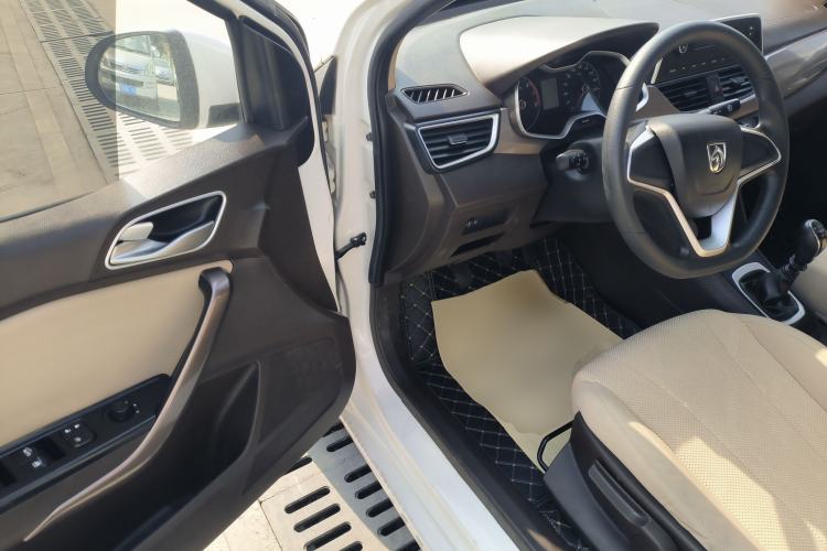 Used Baojun 310W 2017 1.5L Manual Comfort Version China V
