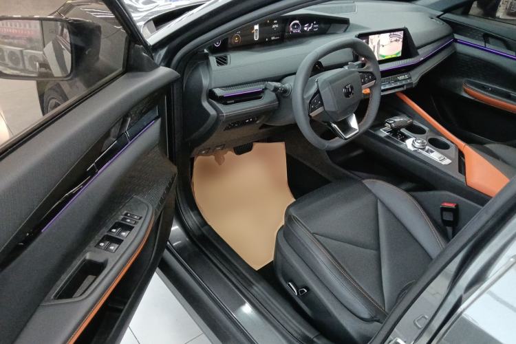 Used CHANGAN UNI-V 2022 1.5T Prestige Version
