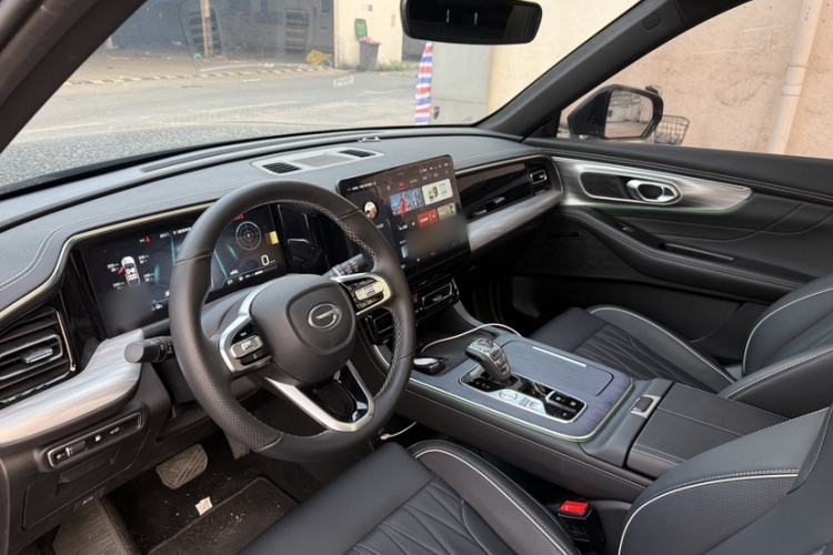 Used GAC Trumpchi GS8 2025 Linghang Series 2.0 TGDI Two-Wheel-Drive Luxury Edition 5 Seats
