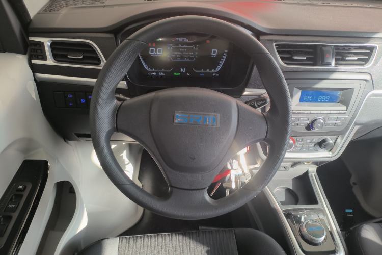 Used SRM Haoyun 2025 Launch Edition Farady 42.3 kWh 305 km 6 seats
