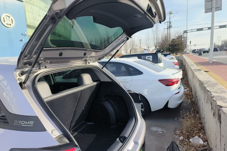 Used Geely Galaxy Geome 2025 410 km Free Version
