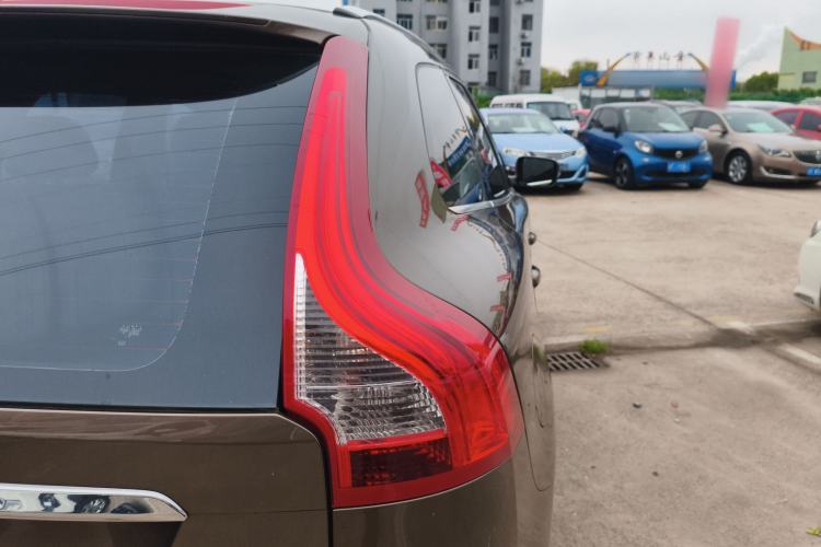 Used Volvo XC60 2017 T5 AWD Smart Drive Edition Right Rear Taillight