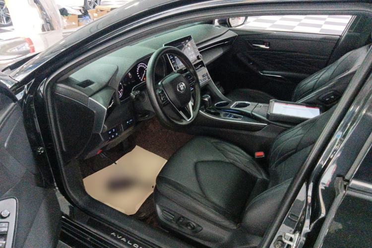 Used Toyota Avalon 2019 Dual-Engine 2.5L XLE Prestige Version China VI Standard