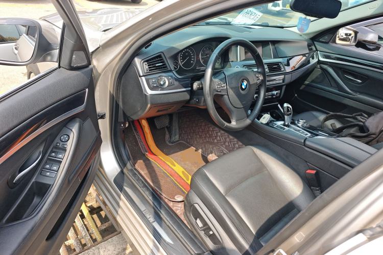 Used BMW 5 Series 2014 520Li Elegant Model
