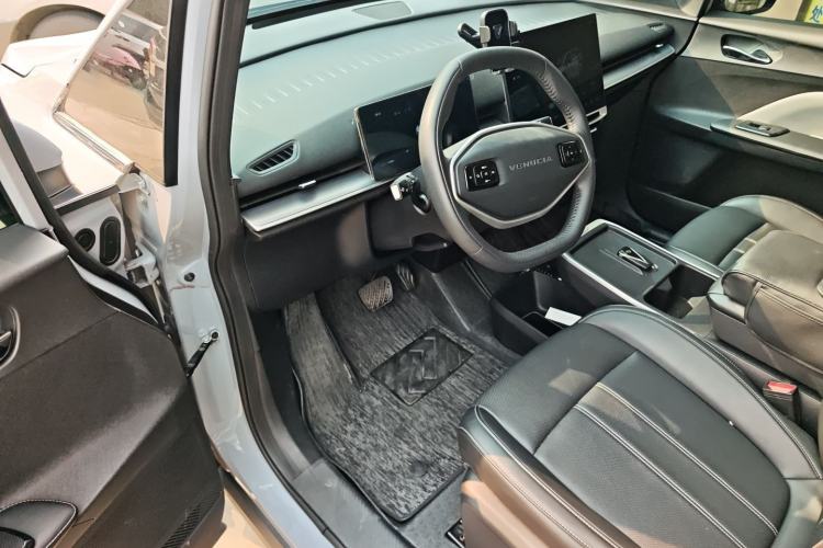 Used Venucia VX6 2023 520 Air Driver Seat