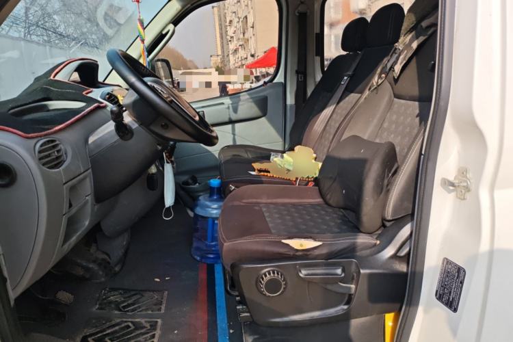 Used SAIC MAXUS Xintu V80 2018 2.5T 6-Speed Manual Aoyuntong Short Wheelbase Mid-Height 5-6 Seater