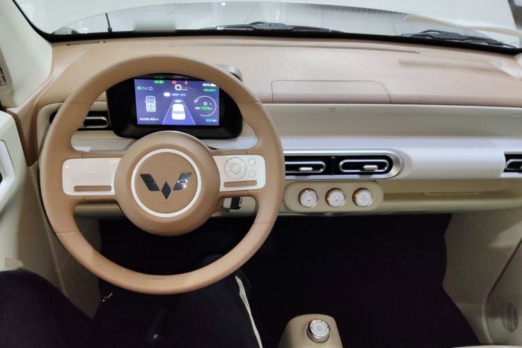 Used Wuling Hongguang MINIEV 2024 3rd Generation 215km Youth Edition Center Console