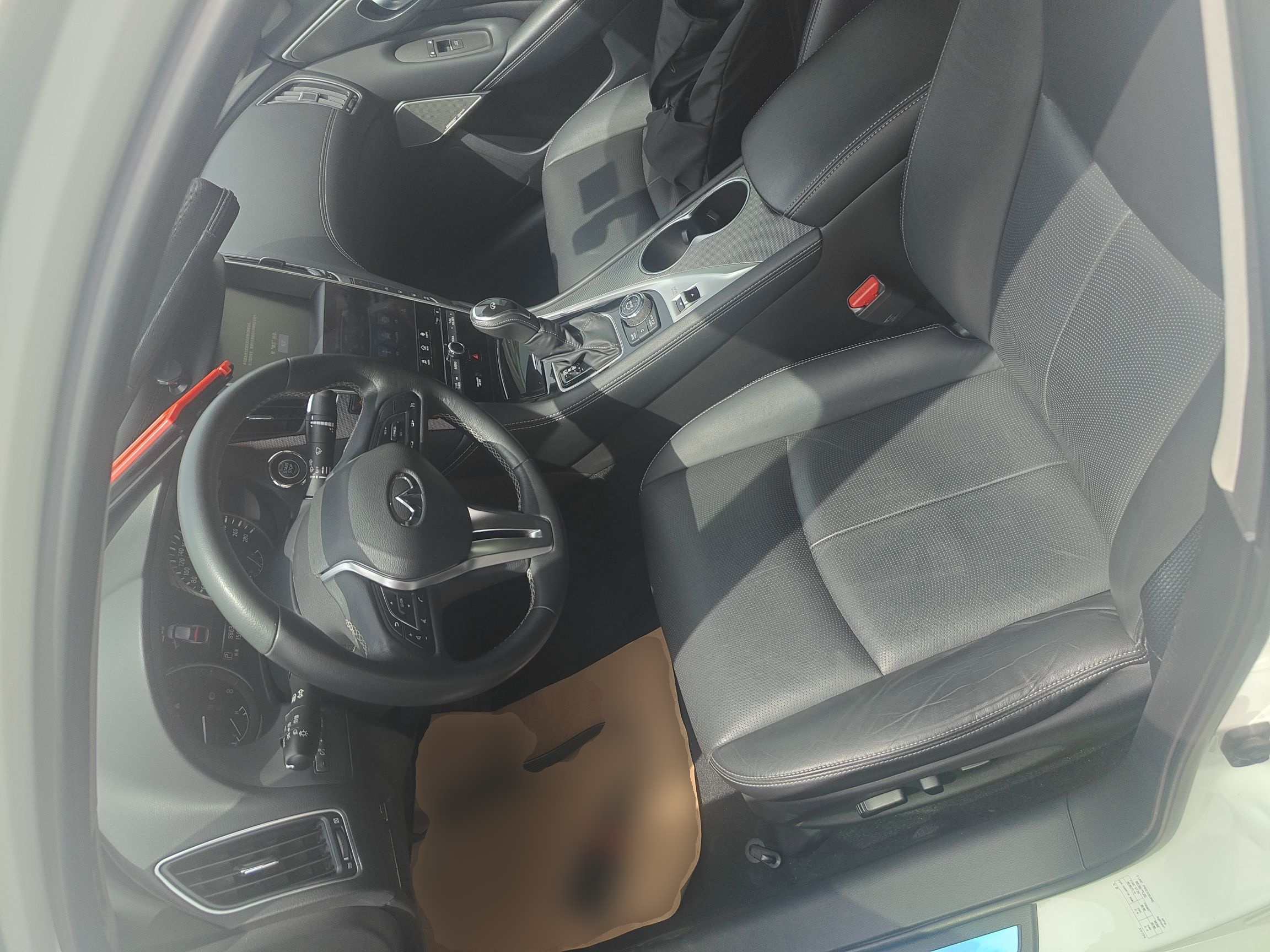 Переднее сиденье в автомобиле