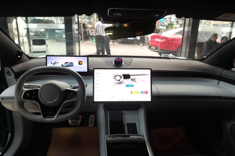 Used Hima Luxeed S7 2025 705 km Pro
