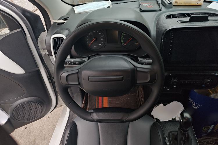 Used Roewe Clever 2022 311km QiQi BoBo Edition Steering Wheel