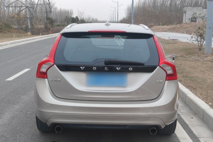 Used Volvo V60 2014 T5 Zhiyi Edition